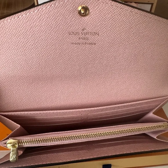 Louis Vuitton Sarah Wallet Rose - Picture 3 of 10
